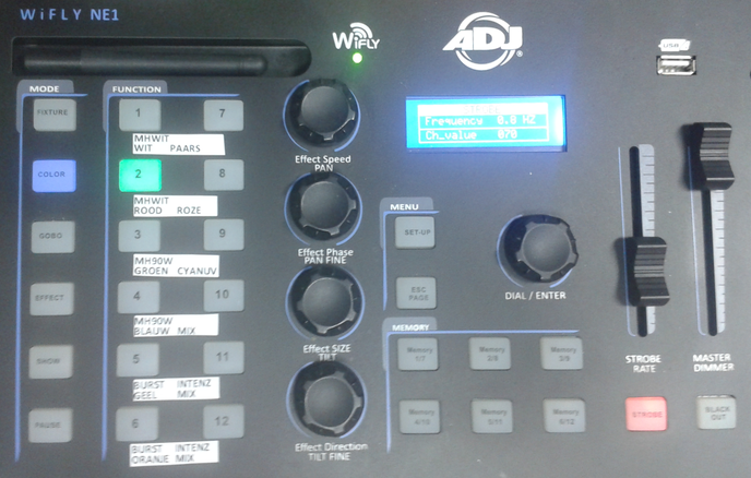 DMX-lichtcontroller voorzien van fixturedefinities, patch, fixture- en kleurenlabels